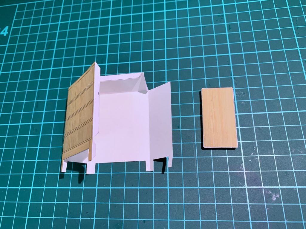 木製カードケース ペーパークラフト作成中 ©キハラ株式会社