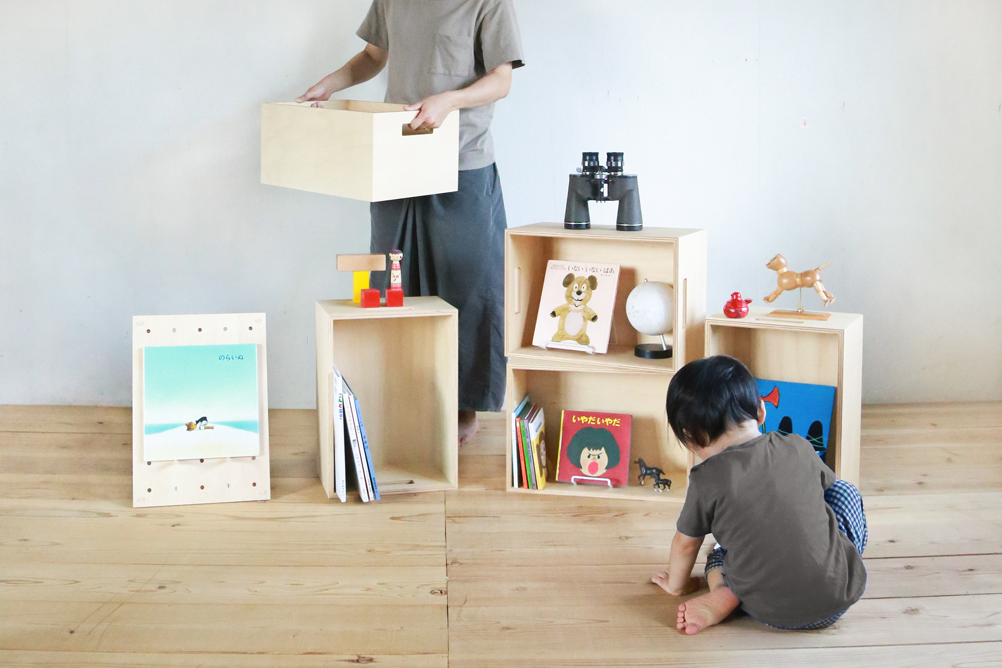 運ぶ・飾る・伝えるが1つに。本のための考えられたキホンバコ