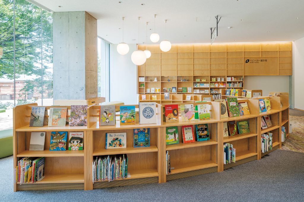 板橋区立中央図書館 児童エリア©キハラ株式会社