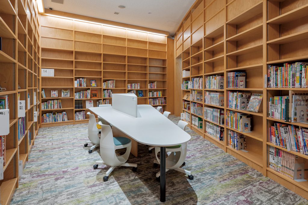板橋区立中央図書館 ちしきの森©キハラ株式会社